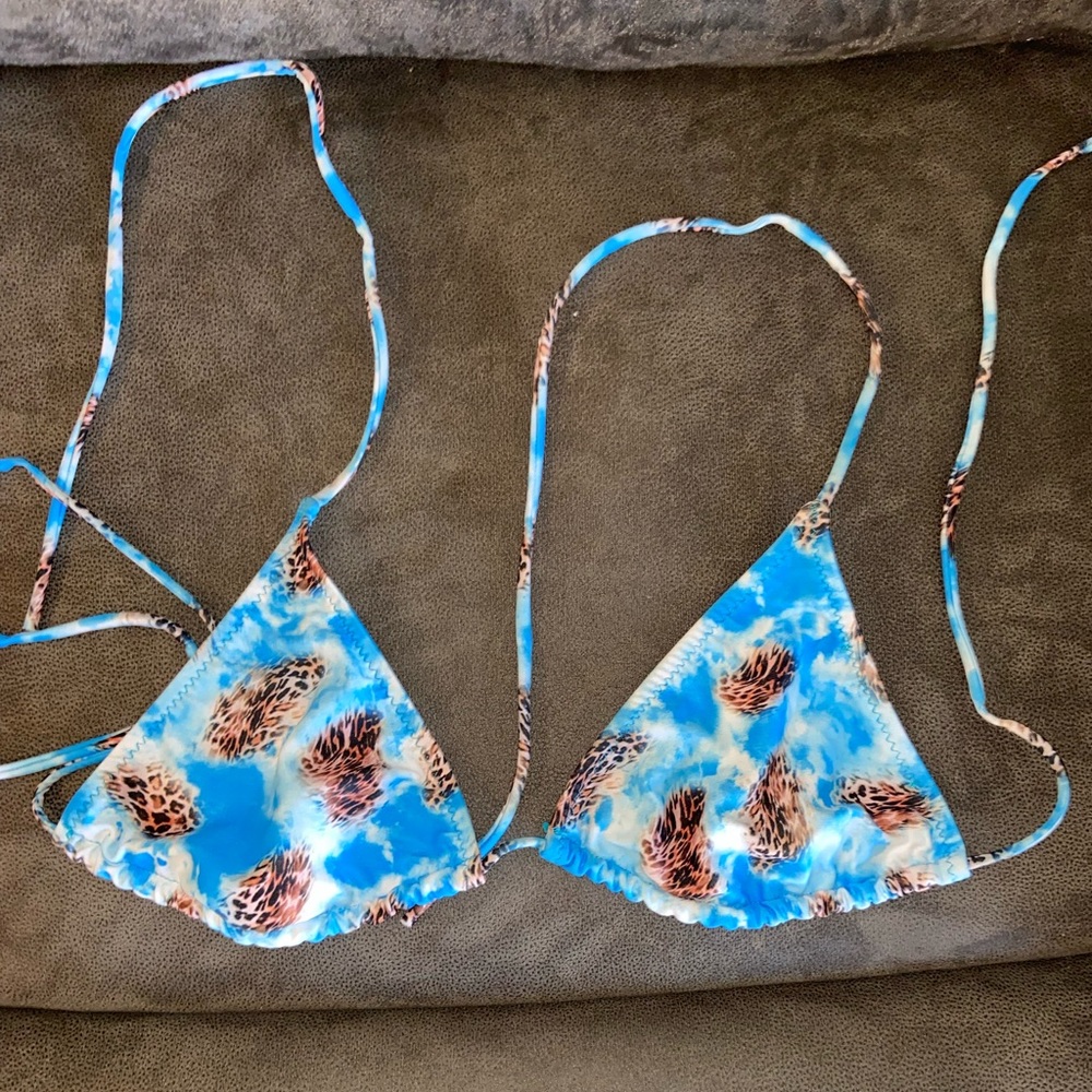 Missguided clouded leopard triangle bikini top